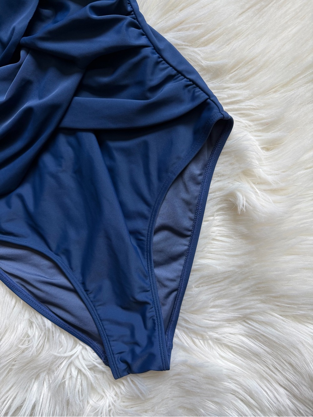 Slimming one piece swimsuit - Picture 2 of 9